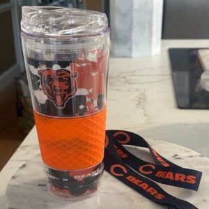 Chicago Bears Tumblr and lanyard.